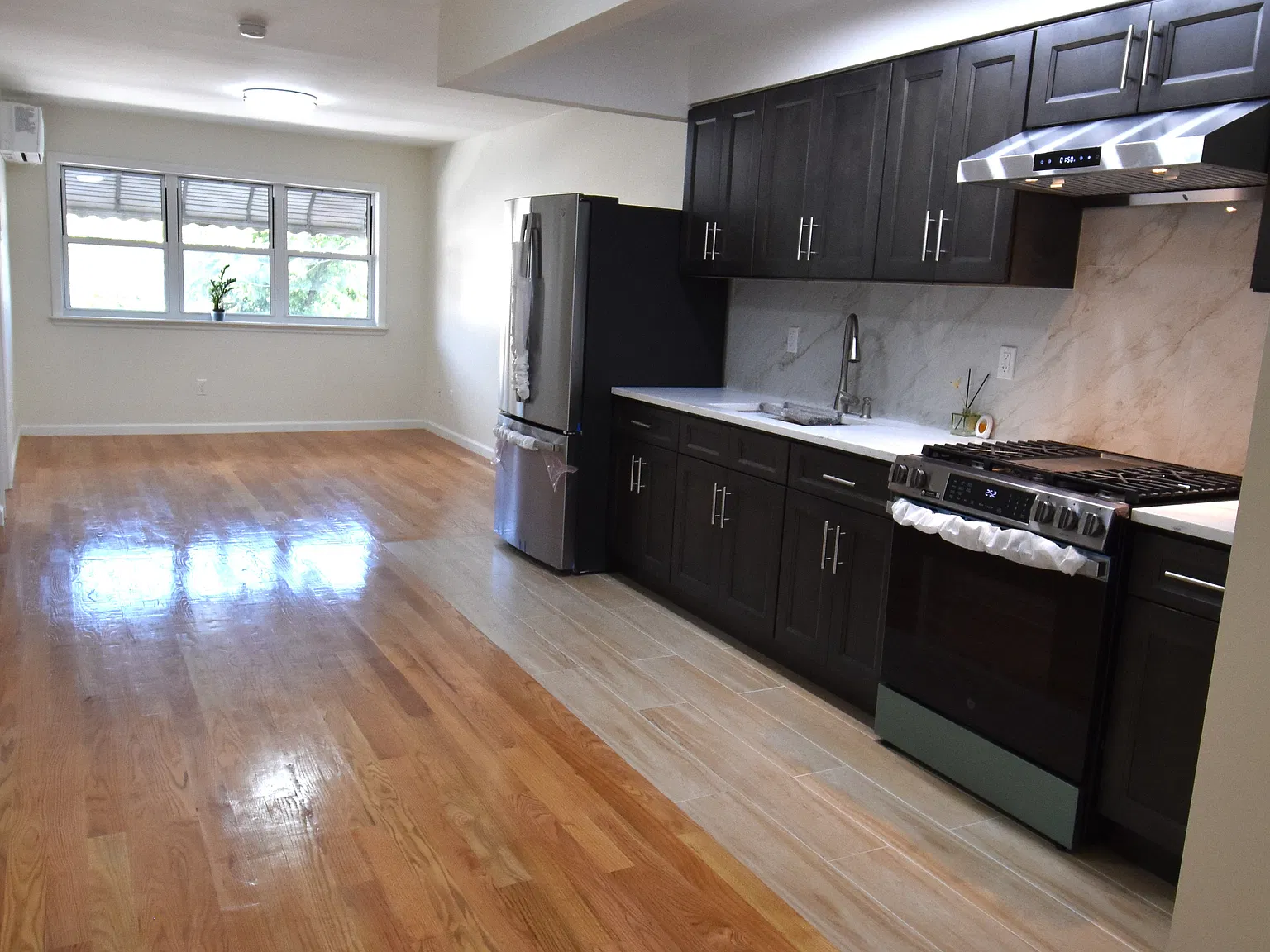 3 bed, $3,000 — Photo 4
