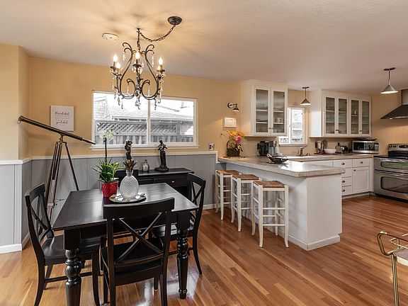 5th image of 104 Westmoor Ct