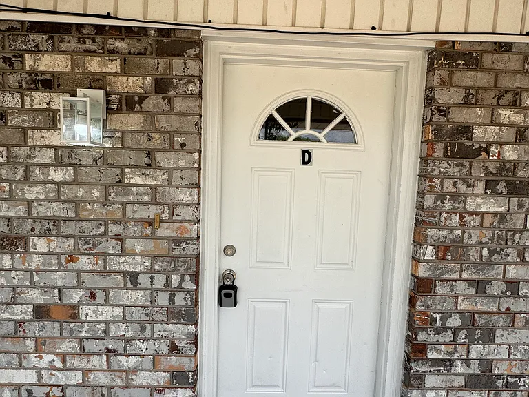 3221 Golden Dr #D — Photo 2