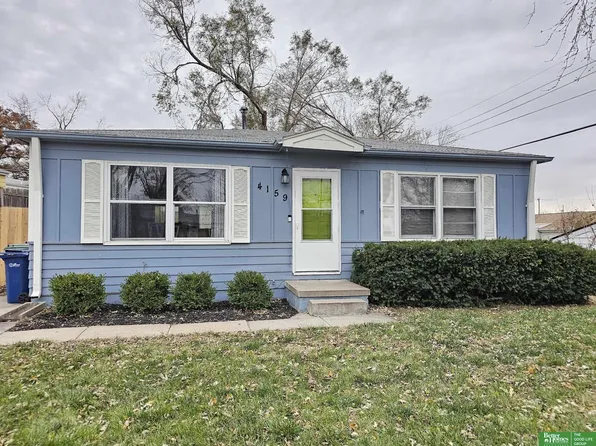 4159 High Meadows Ln, Bellevue, NE 68147