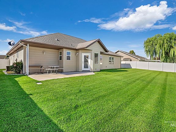 4th image of 2749 Longbow Dr
