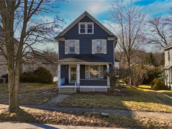 615 Alice St, East Palestine, OH 44413
