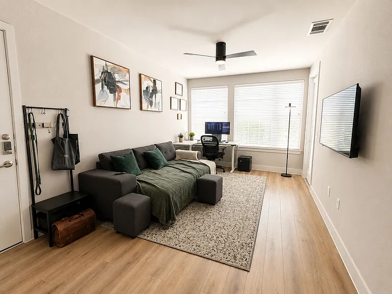 211 W Canyon Ridge Dr — Photo 3