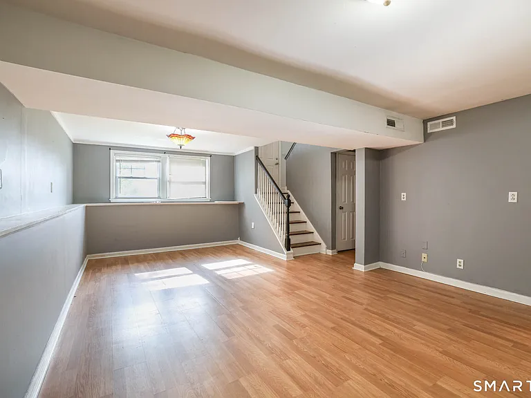 49 Tudor Ln — Photo 10