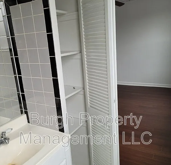 2206 Woodstock Ave #1 — Photo 6