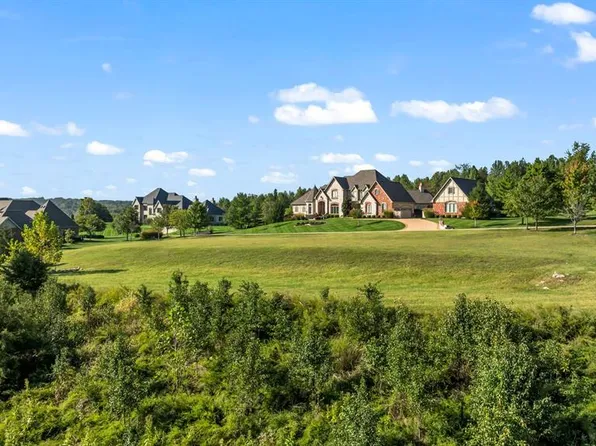 310 Wardenburg Farms Dr, Chesterfield, MO 63005
