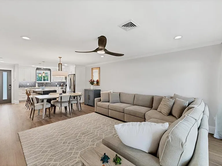 500 S Washington Dr #11A — Photo 5