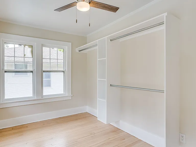338 N Quentin St — Photo 16