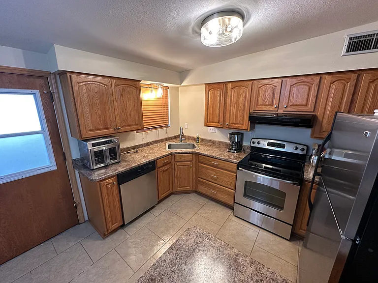 2821 E Presidio Rd — Photo 14