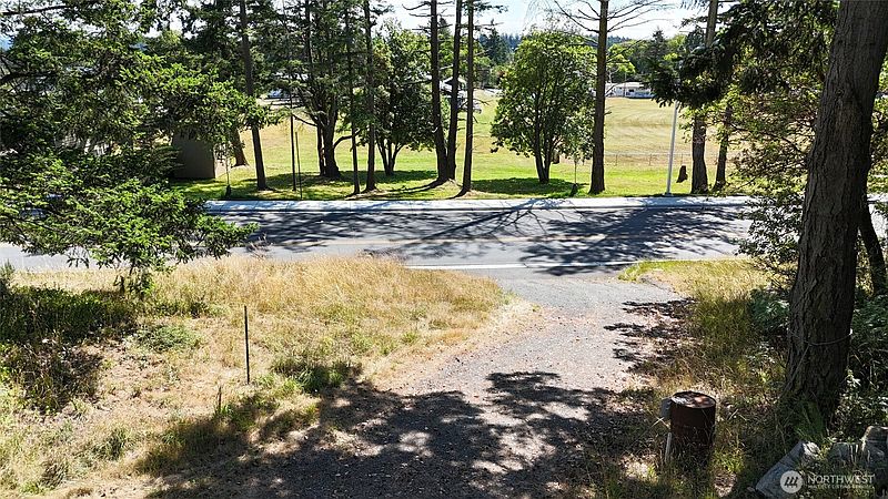2nd image of 385 Marguerite Place