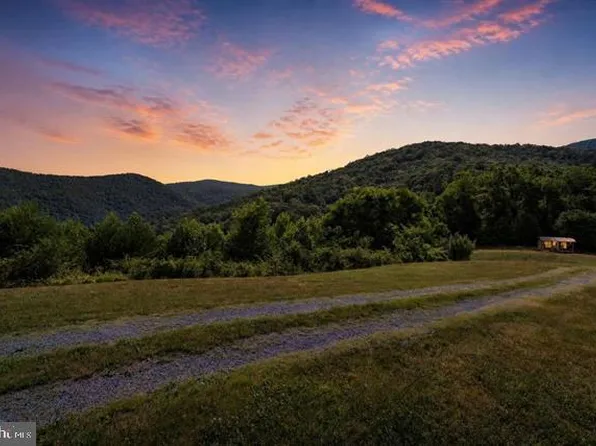 5855 Jollett Rd, Elkton, VA 22827