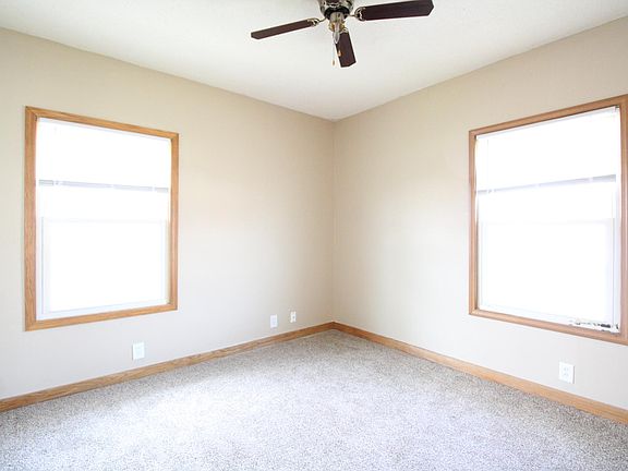 5th image of 2829 Rutland Ave