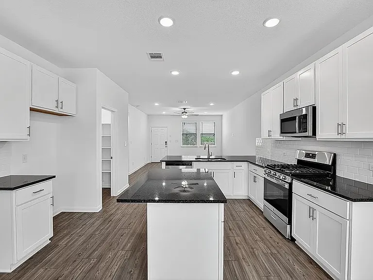203 Betsy Rd — Photo 7