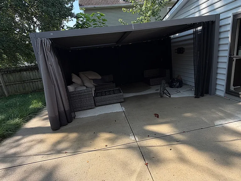 1262 Indianola Ave — Photo 33