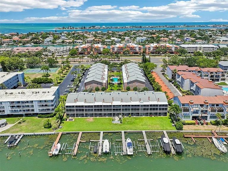637 Pinellas Bayway S #105 — Photo 63