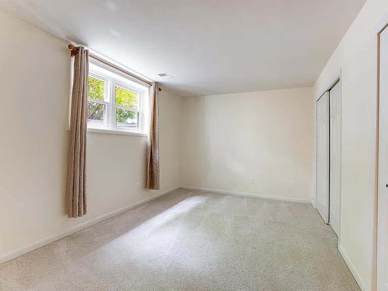 8509 Jeffersonian Ct — Photo 39