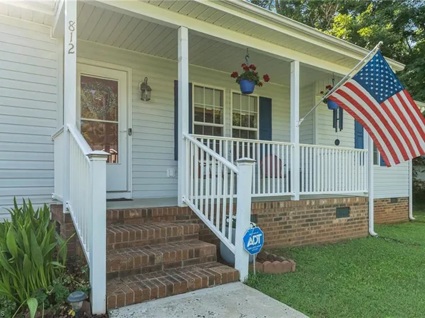 812 N Greenbriar St, Liberty, NC 27298