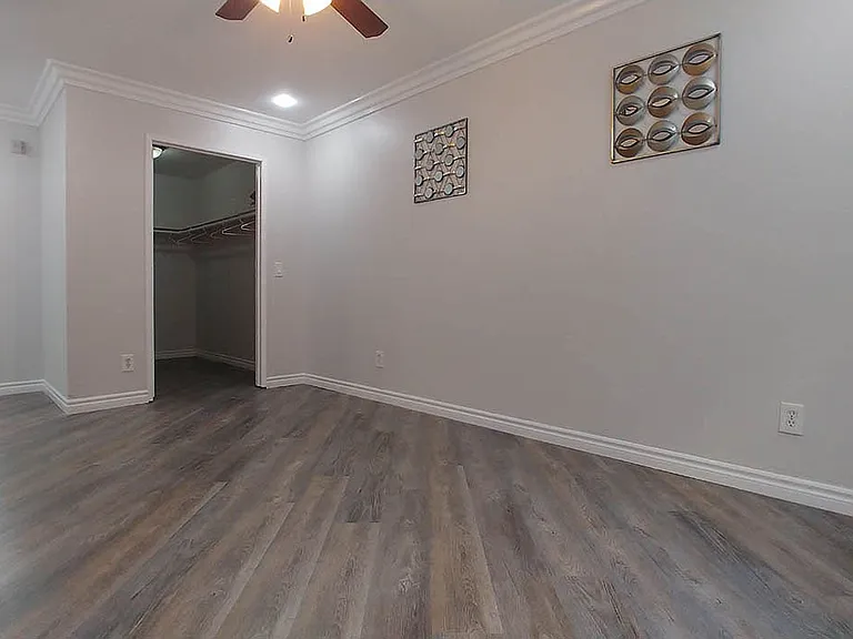 Village Beesan Condos — Photo 30