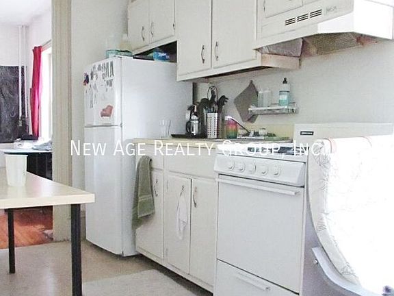 5th image of 3418 Baring St #2R