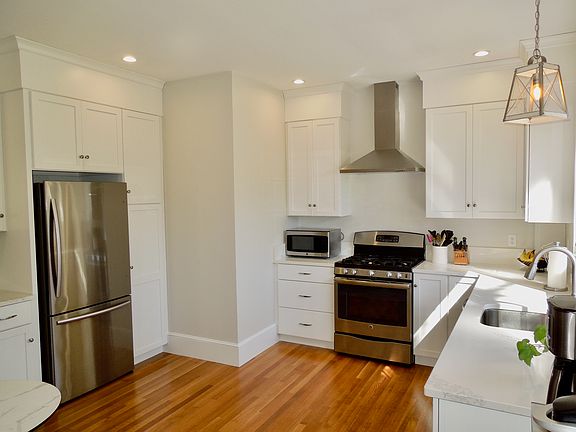 3rd image of 9 Brewster St #1