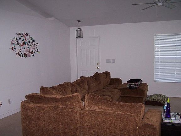 2nd image of 832 NE 6th Pl