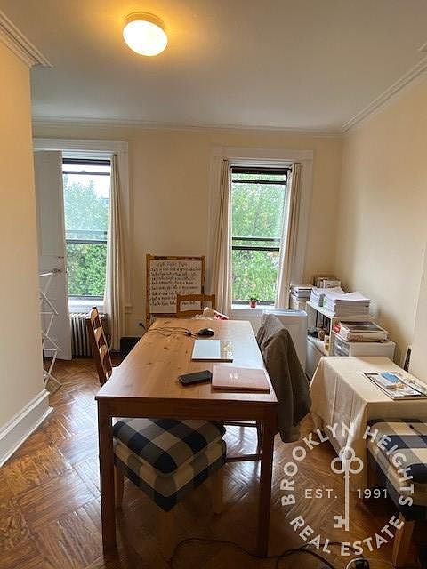 1st image of 504 1st St APT 3R