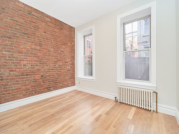 4th image of 207 W 10th St APT 2B