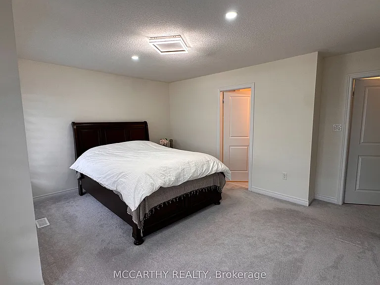 451 Black Cherry Cres — Photo 31
