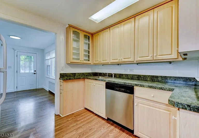 10 Lake Dr — Photo 20