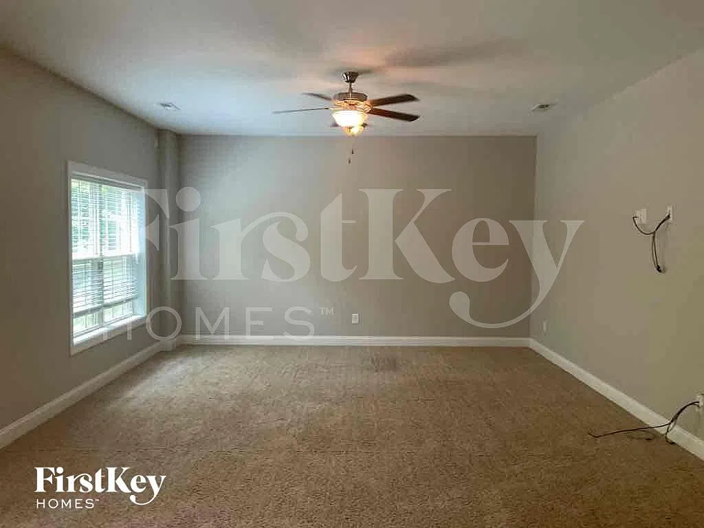 4 bed, 3.5 bath, 2780 sqft, $3,020 — Photo 3