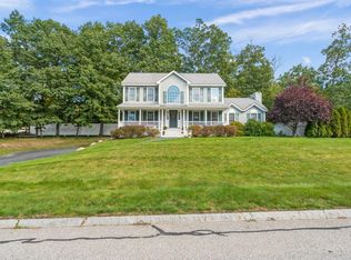 2 Greystone Ter, Hooksett, NH 03106