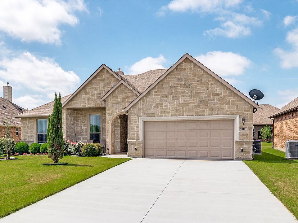 1st image of 1006 Saint Jude Ct