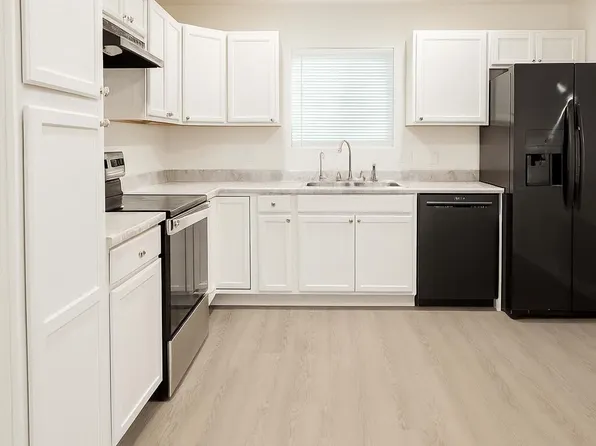 108 S OCOTILLO Drive, Apache Junction, AZ 85120