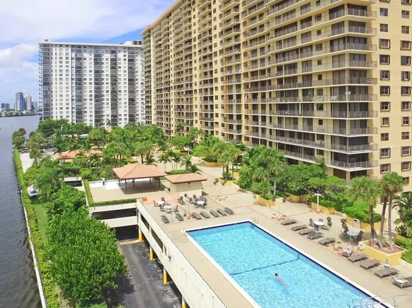 290 174th St #790, North Miami Beach, FL 33160