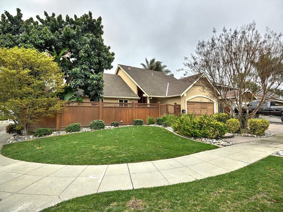 1st image of 572 Lanfair Dr