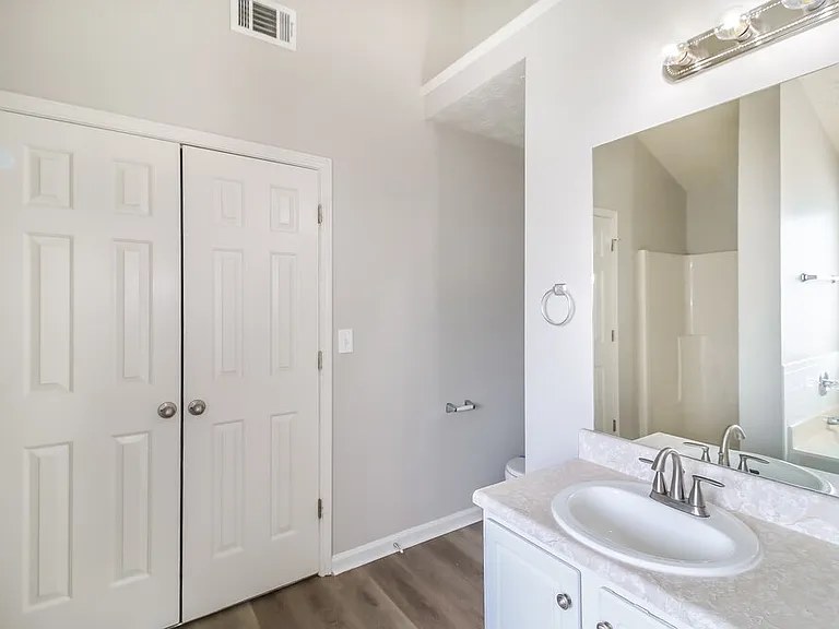 650 Compton Ln — Photo 14