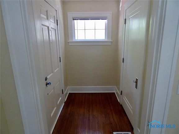 4th image of 2537 N Charlestown Ave