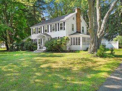 163 Cross Highway, Westport, CT, 06880