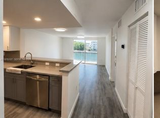 4000 NE 170th St APT 206, North Miami Beach, FL 33160