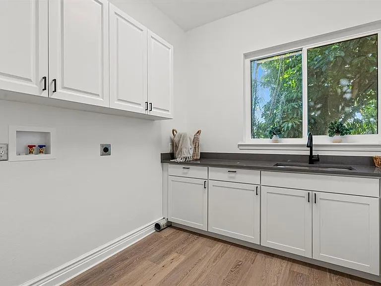 1707 Caribbean Dr — Photo 33