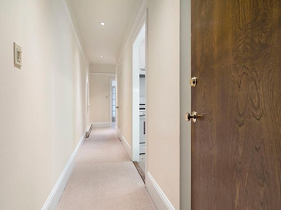 4th image of 2655 Pine St #102