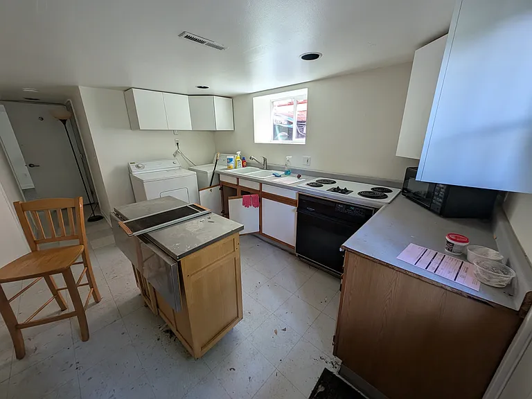 551 SE 15th Ave #BASEMENT — Photo 7