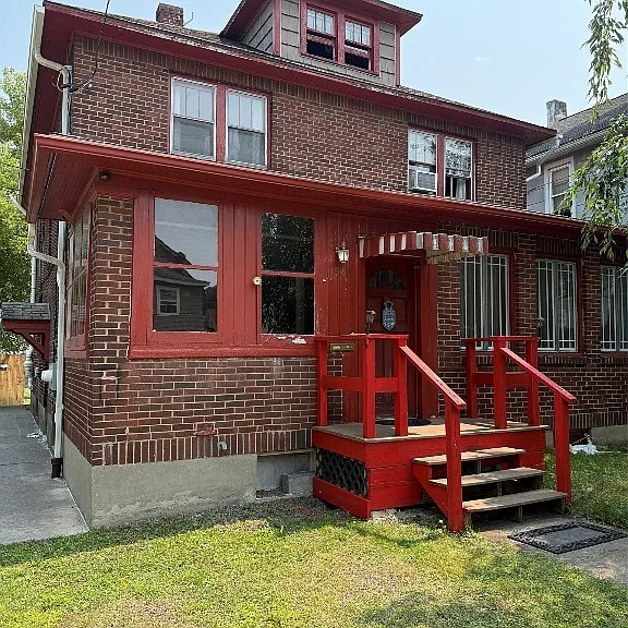 198 Chapin St — Photo 3