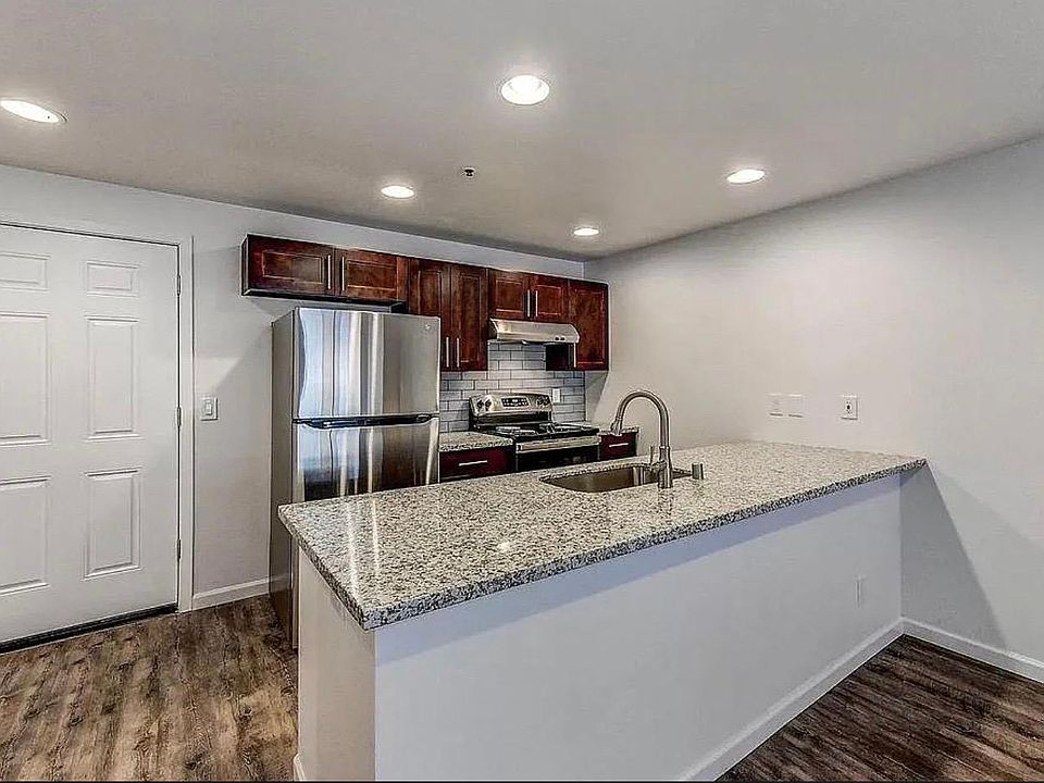 1st image of 14504 30th Ave NE #103