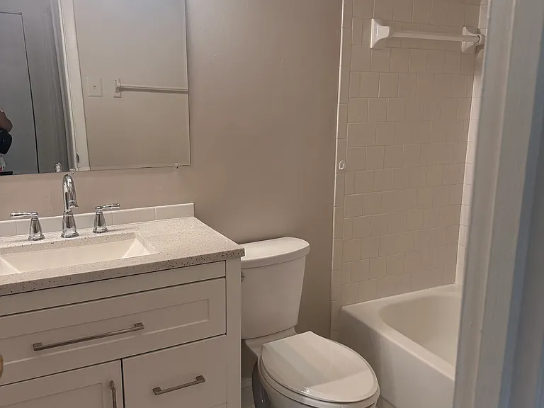 2842 Dover Ln #304 — Photo 18