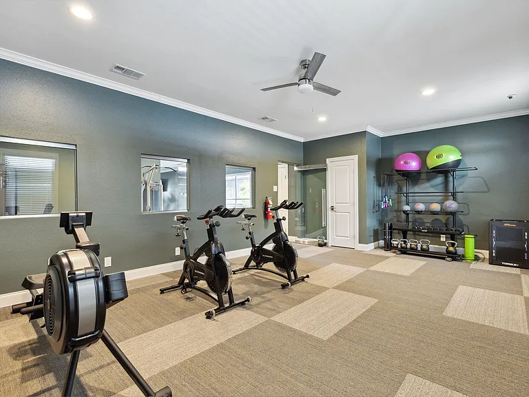 Ashton Oaks Apartments — Photo 12