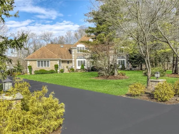 39 Rose Hill Road, Montebello, NY 10901
