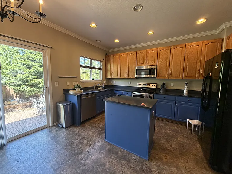 19591 E 39th Ave — Photo 2