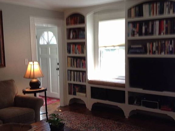 5th image of 271 Merrimac St