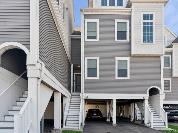 332 Marina Pointe Drive #332, East Rockaway, NY 11518